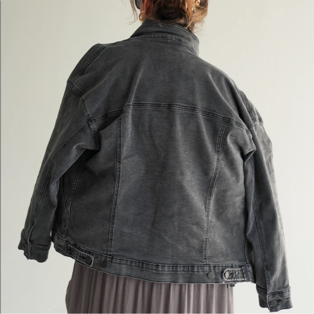 Carly Jean Los Angeles Black Hunter Jacket - Picture 4 of 8
